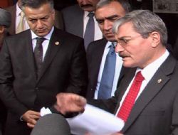 Öztürk Anayasa Komisyonu'na katılacak